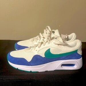 Nikes women’s size 9.5